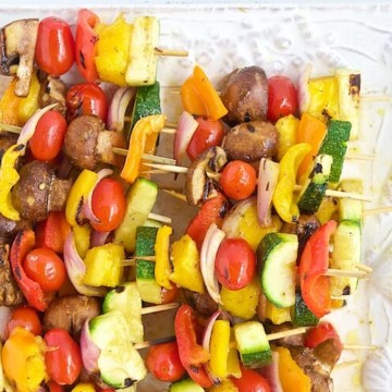 Kabobs are an easy, healthy and delicious way to serve fruits and vegetables. Learn how to make grilled fruit & vegetable kabobs with this easy to follow and adjustable recipe. #MakeHealthyEasy via @JBraddockRD https://jennabraddock.com