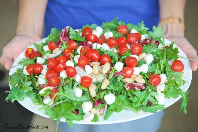 Kale Italia Summer Salad & Easy Party Menu -- Here's an easy men for a healthy and delicious summer party featuring a recipe for a Kale Italia Salad that is anything but boring! Featuring @earthboundfarms via @JBraddockRD #MakeHealthyEasy https://jennabraddock.com #sponsored