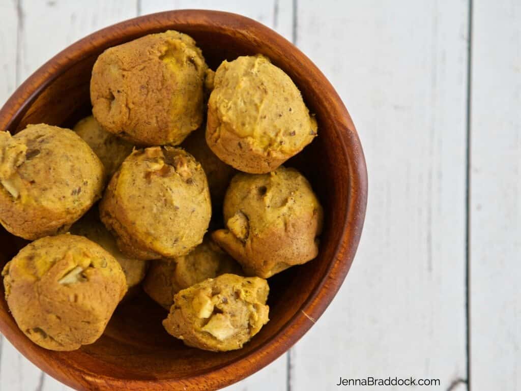 These healthy Pumpkin Apple Mini Muffins are perfect recipe for snacking or giving as a DIY holiday gift.