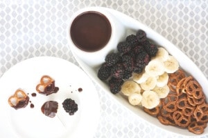 Looking for a dessert recipe to accommodate different eating styles? Try this easy Vegan Chocolate Fondue by #MakeHealthyEasy. EVERYONE at your party will love it. Using cashew milk helps lighten the calories and fat without sacrificing taste.