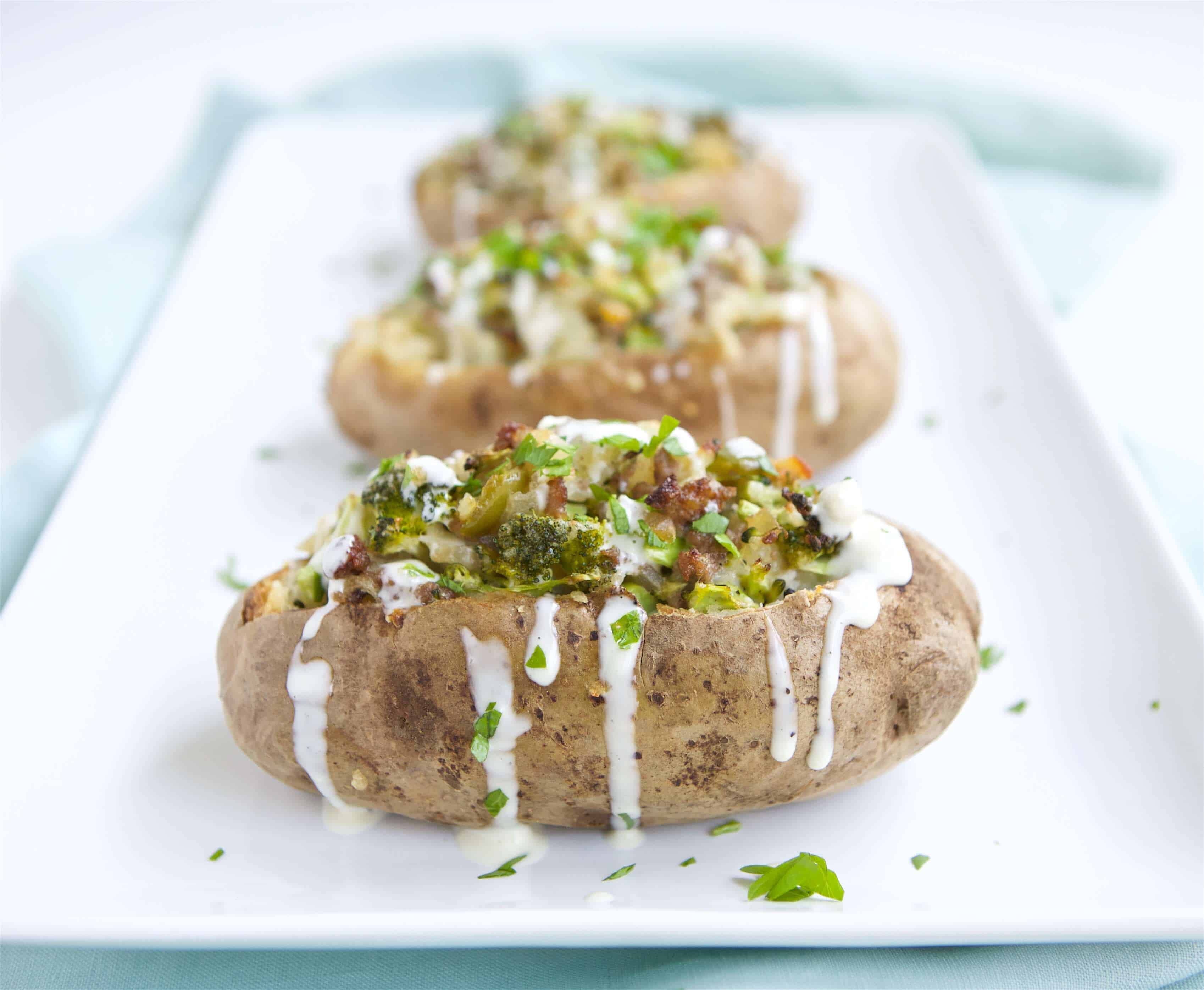 https://jennabraddock.com/wp-content/uploads/2017/01/Buffalo-Blue-Veggie-Stuffed-Potatoes.jpg