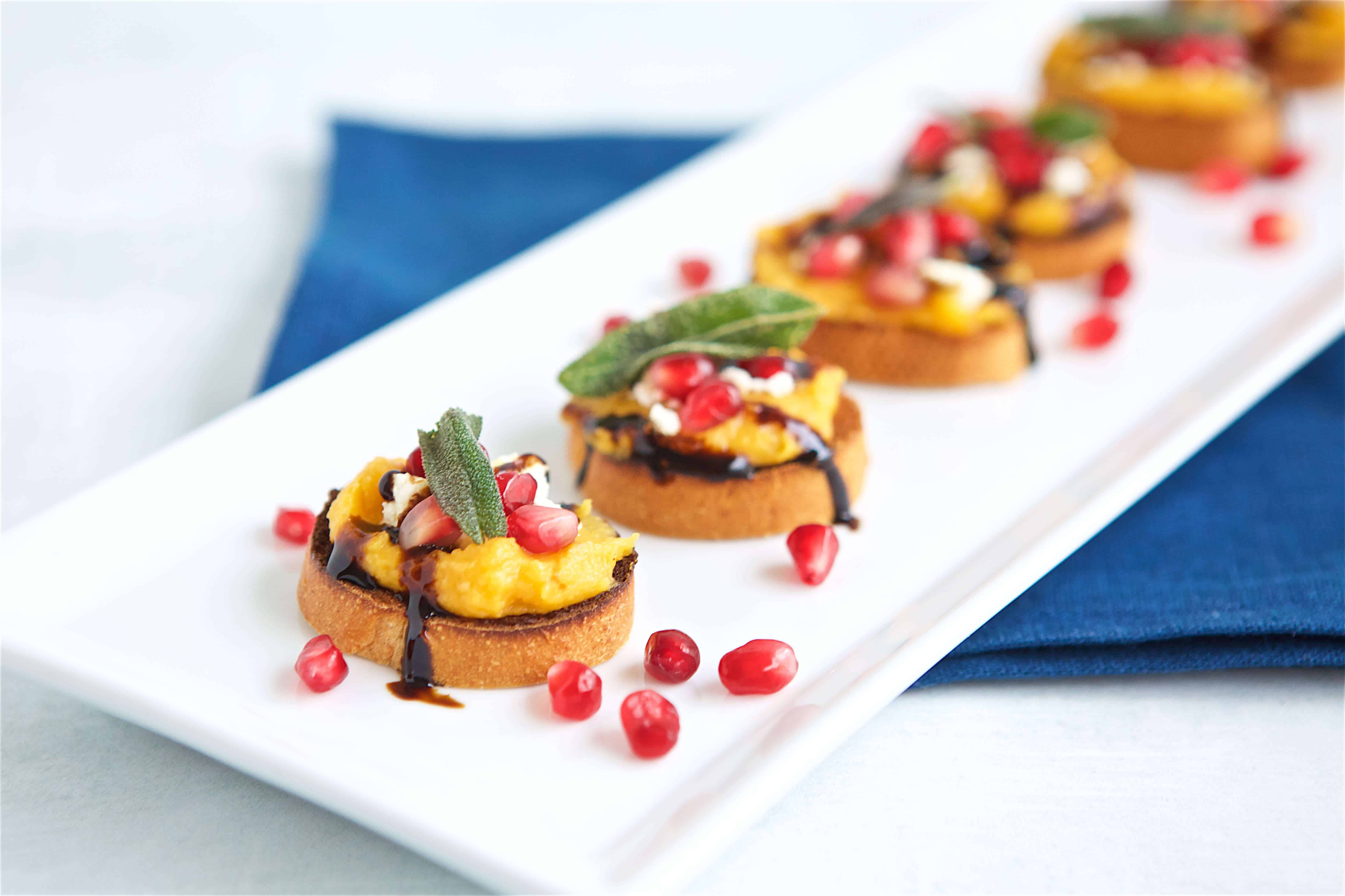 https://jennabraddock.com/wp-content/uploads/2019/10/butternut-squash-holiday-crostini-full-2.jpg