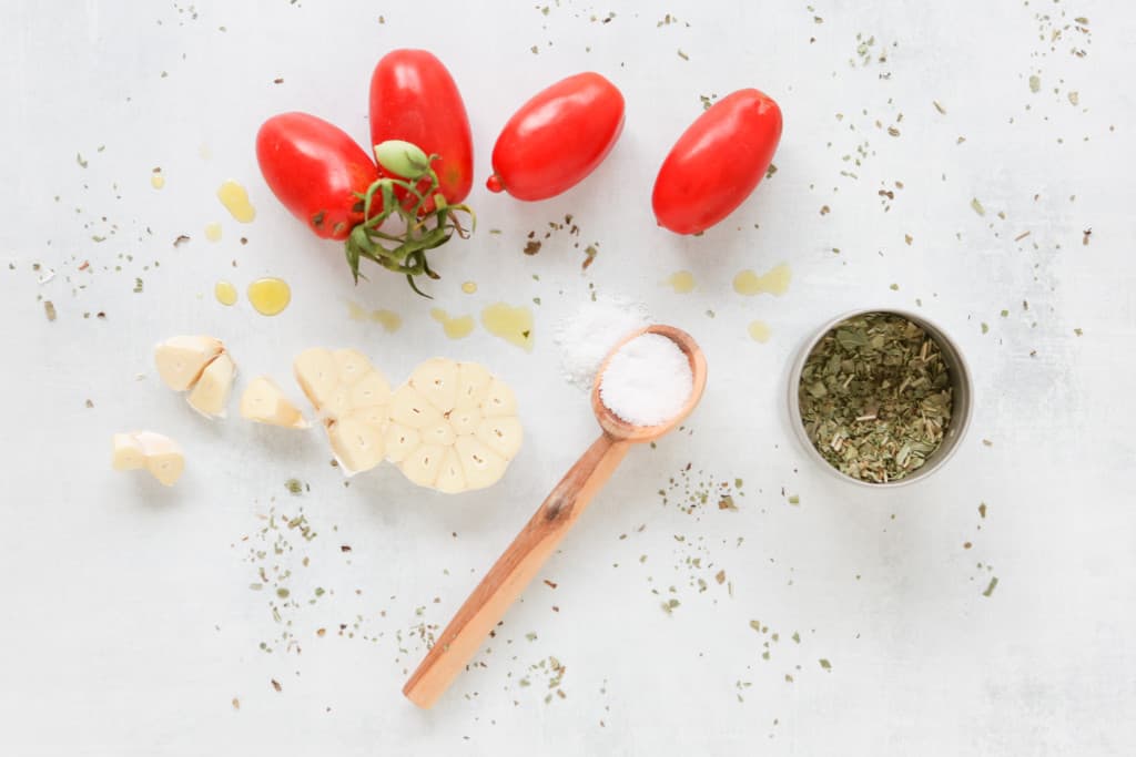 Homemade pizza sauce ingredients