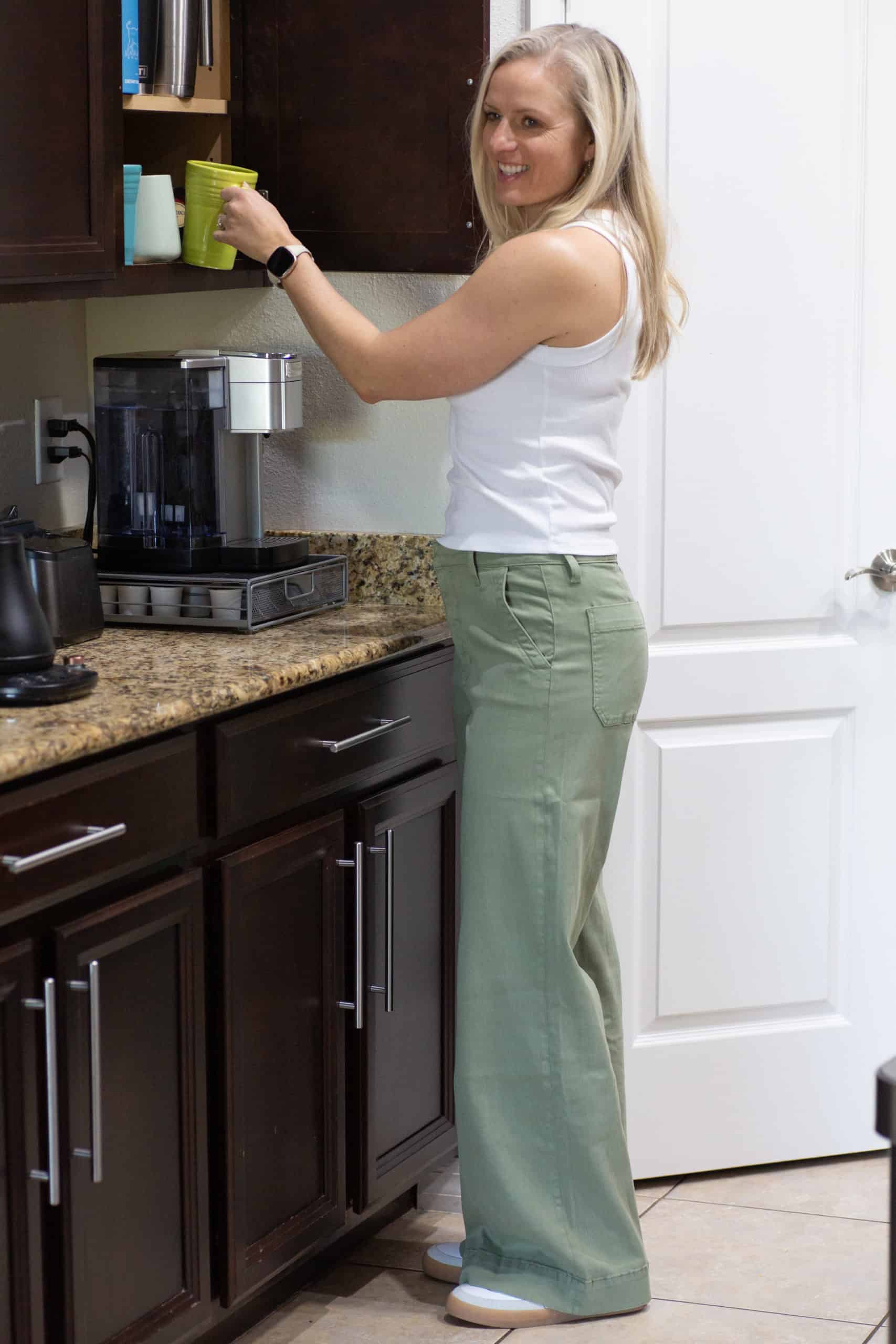 Jenna in green Pants from Stitch FIx